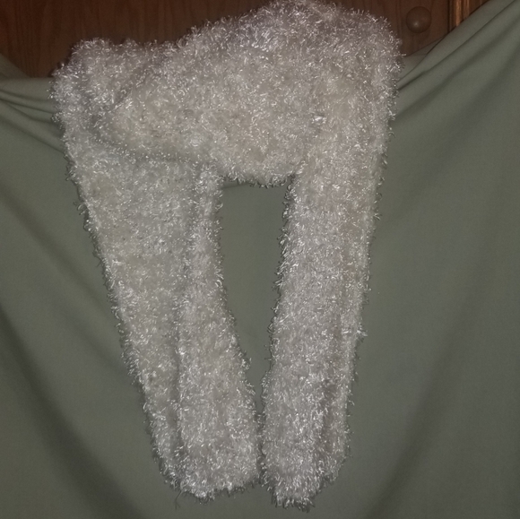 SCARF - Picture 3 of 5